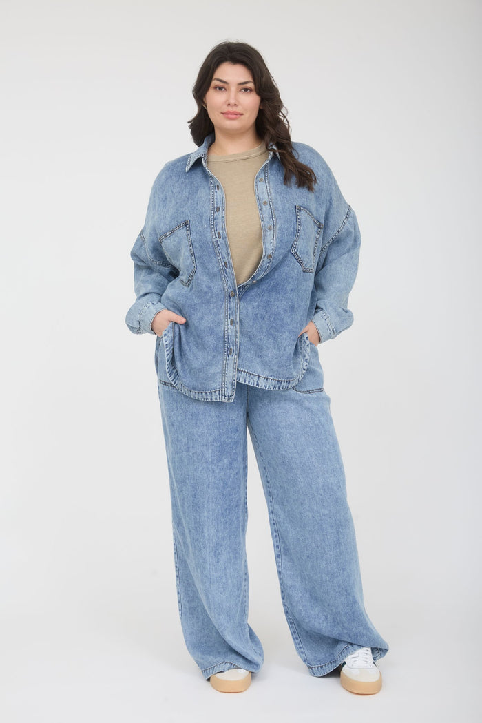 Easy Days Curvy Chambray Button Down