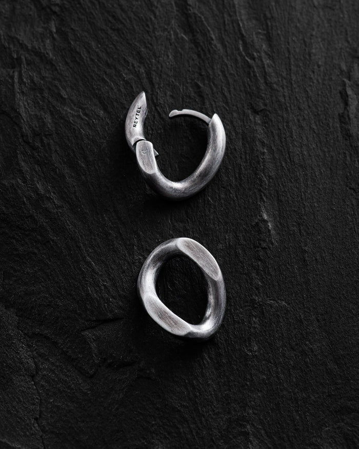 Silver monoearring DUAL