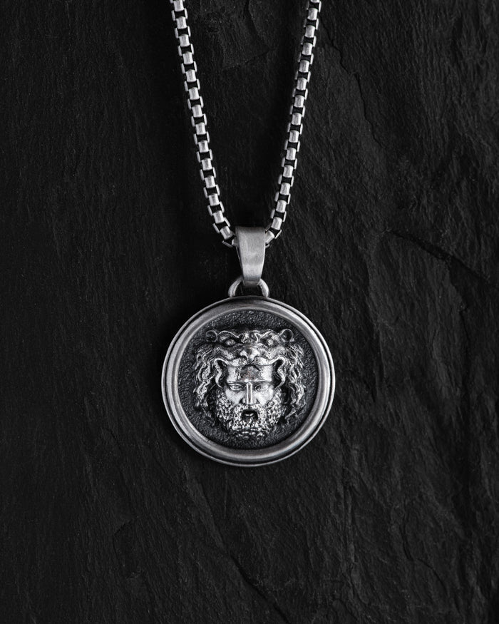 Silver pendant HERCULES & THE NEMEAN LION