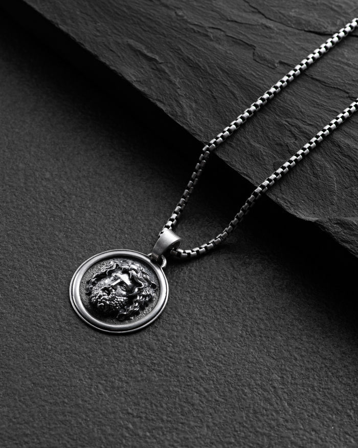 Silver pendant HERCULES & THE NEMEAN LION