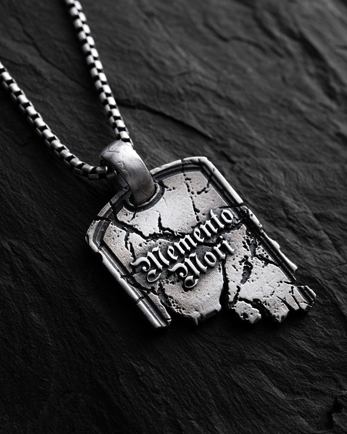 Silver pendant SCRIPTUM. MEMENTO MORI