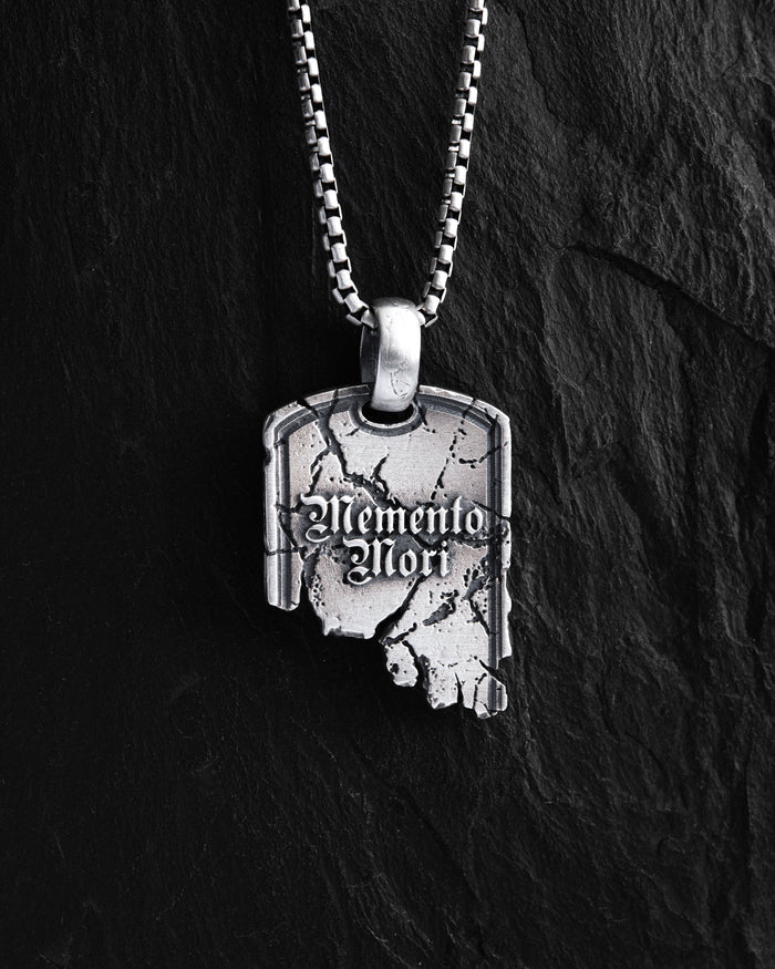 Silver pendant SCRIPTUM. MEMENTO MORI